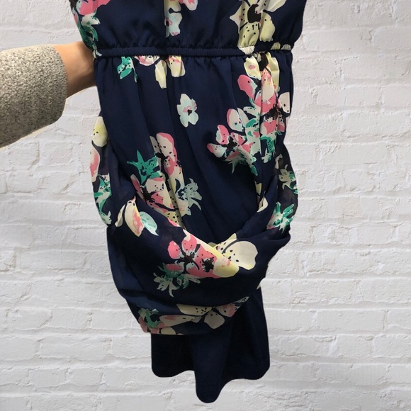 🛍 5 for $30 🛍 Sheer Floral Dress - Picture 4 of 4